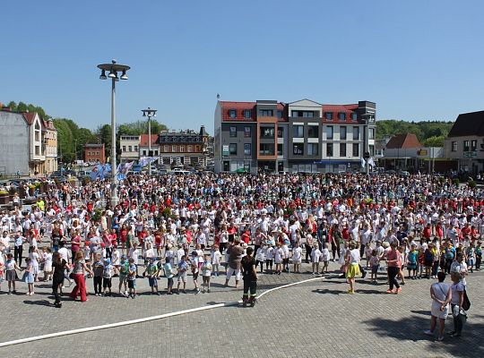 Rekord w tańczeniu układu choreograficznego do 19052