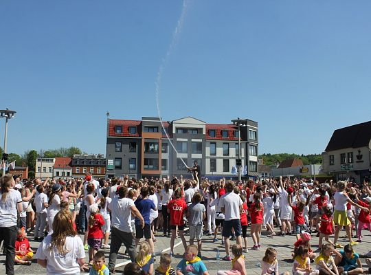 Rekord w tańczeniu układu choreograficznego do 19085