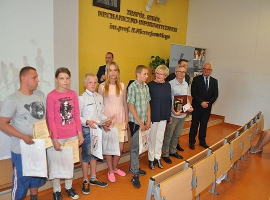 Podsumowanie sportowej rywalizacji szkół Powiatu 19616