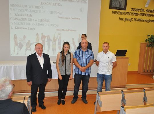 Podsumowanie sportowej rywalizacji szkół Powiatu 19624