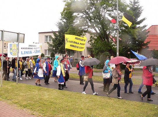 Liczna delegacja lęborskich Kaszubów na XIX 19863