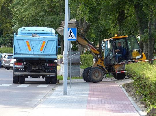 W Parku im. Michalskiego trwa budowa ścieżki 20525