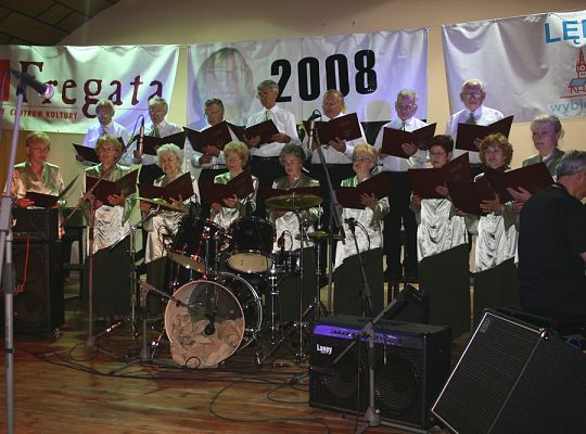 VI „Muzykalia Lęborskie” - pogo pod sceną  627