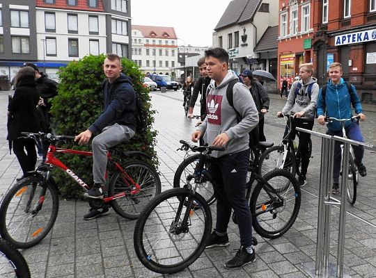 Pieszo i rowerowo z okazji Europejskiego Dnia bez 21006