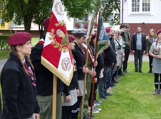 Wmurowali urnę z ziemią pod budowanym pomnikiem 21060