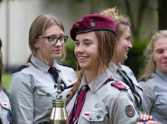 Wmurowali urnę z ziemią pod budowanym pomnikiem 21066