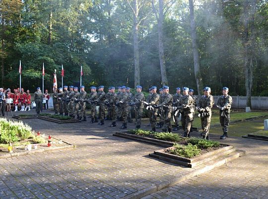 Uroczystość patriotyczno-religijna w Krępie 21108