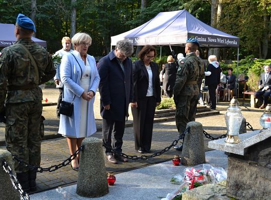 Uroczystość patriotyczno-religijna w Krępie 21110