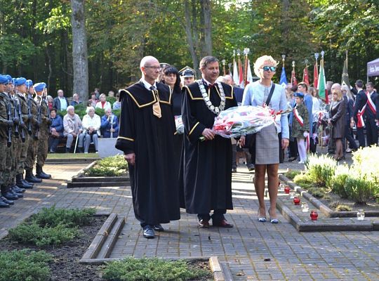 Uroczystość patriotyczno-religijna w Krępie 21114