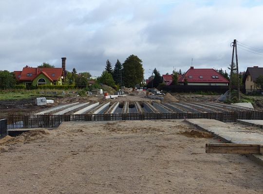 Most na Weterynaryjnej. Betonowe przęsło połączyło 21355