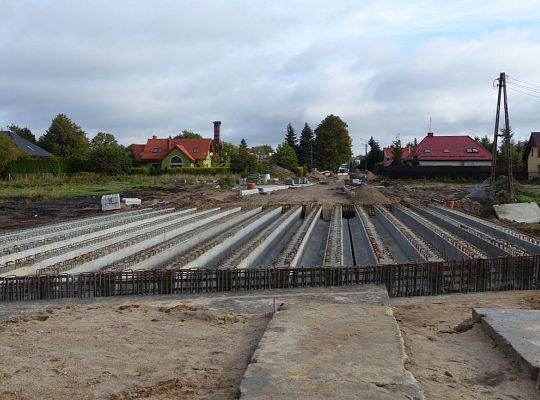 Most na Weterynaryjnej. Betonowe przęsło połączyło 21356