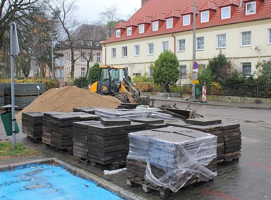 Nowy chodnik i zatoczka postojowa na ulicy 21894