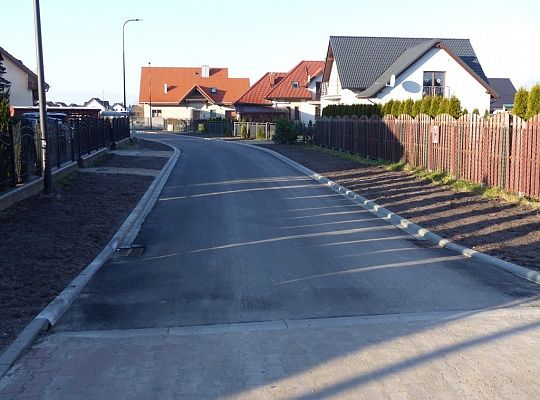 Kanalizacja deszczowa i nowy asfalt na 22429