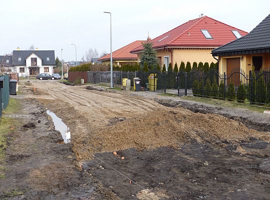 Budowa kanalizacji deszczowej i jezdni na Szarych 22895