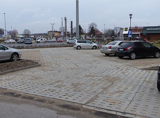 35 utwardzonych miejsc parkingowych na Tczewskiej 22921