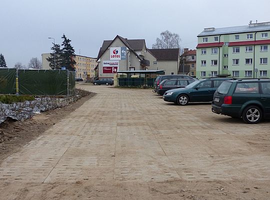 35 utwardzonych miejsc parkingowych na Tczewskiej 22924
