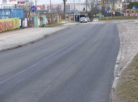 Łagoda zima sprzyja drogowcom. Nowy asfalt na 22997