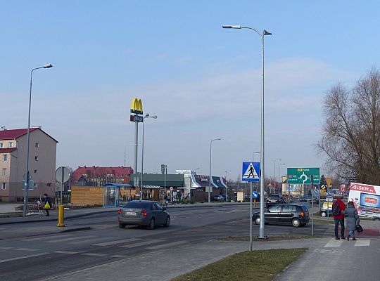 Doświetlone przejścia dla pieszych przy ulicy 23060