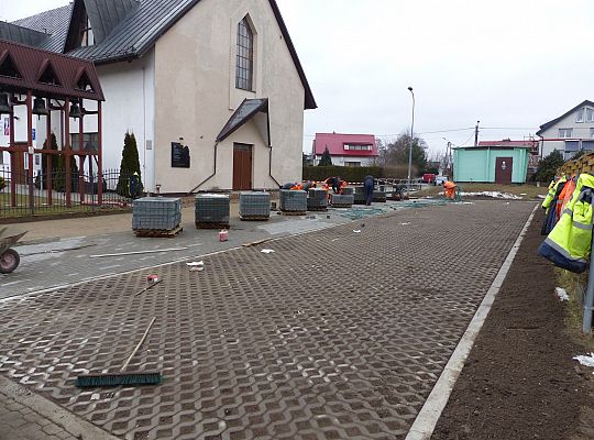 Budowa drogi i parkingu przy ulicy Kasztanowej 23228