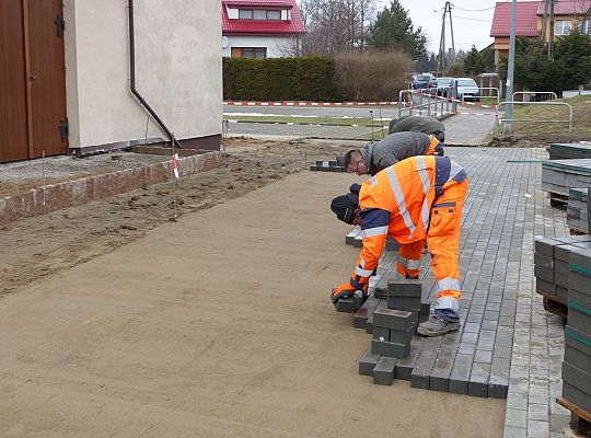 Budowa drogi i parkingu przy ulicy Kasztanowej 23231