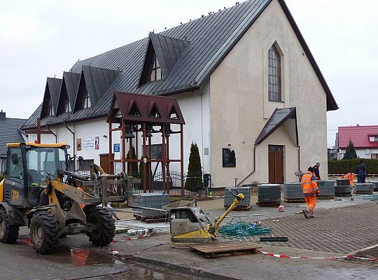 Budowa drogi i parkingu przy ulicy Kasztanowej 23235