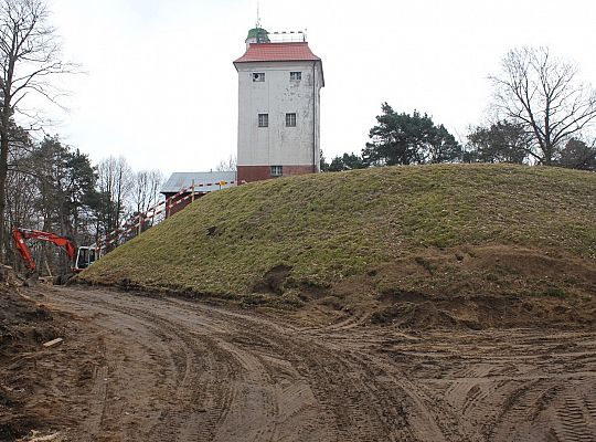 Dokopali się do fundamentów. Przebudowa Wieży 23468