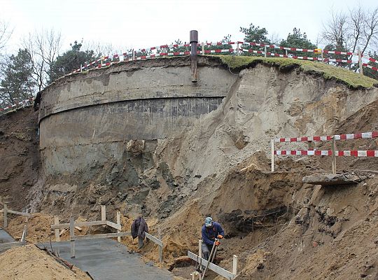 Dokopali się do fundamentów. Przebudowa Wieży 23471