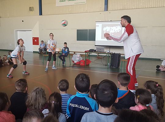 Wybitny siatkarz spotkał się z lęborskimi uczniami 23745