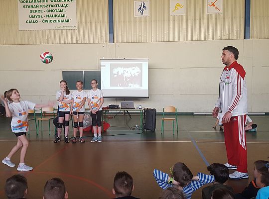 Wybitny siatkarz spotkał się z lęborskimi uczniami 23747