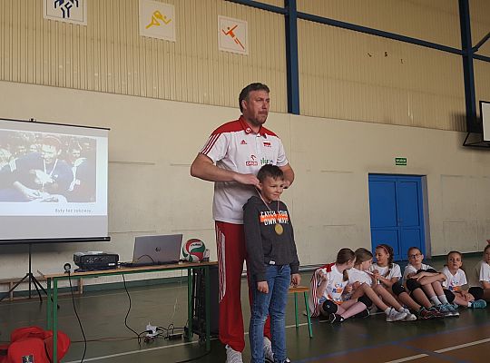 Wybitny siatkarz spotkał się z lęborskimi uczniami 23752