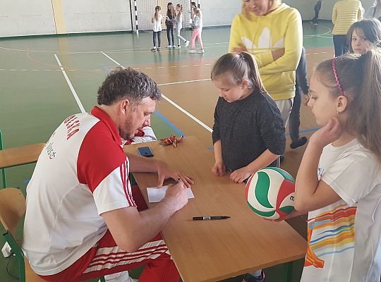 Wybitny siatkarz spotkał się z lęborskimi uczniami 23753