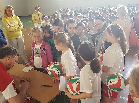 Wybitny siatkarz spotkał się z lęborskimi uczniami 23754