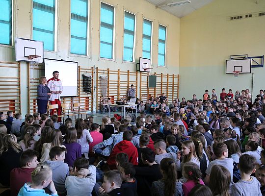 Wybitny siatkarz spotkał się z lęborskimi uczniami 23755