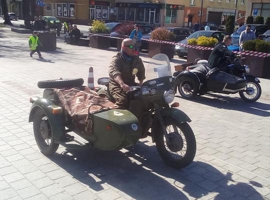 Zabytkowe motocykle rywalizowały na drogach 23943