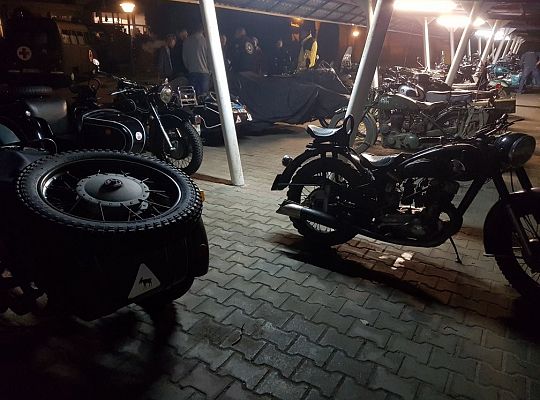 Zabytkowe motocykle rywalizowały na drogach 23954