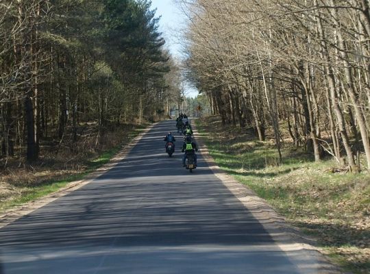 Zabytkowe motocykle rywalizowały na drogach 23956