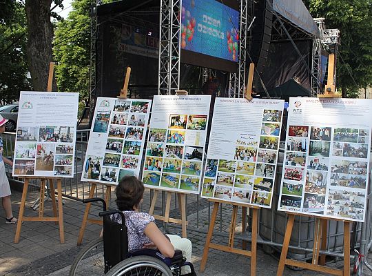 1 czerwca na placu Pokoju. Kraina dziecięcych 24784