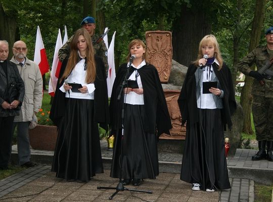Zapłonęły znicze dla tych, którzy nie wrócili z 902