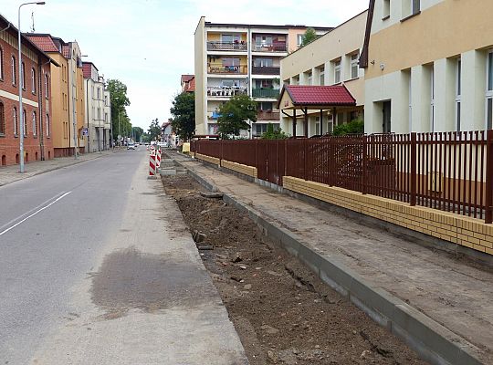 Budowa parkingu i przejścia dla pieszych przy 25633