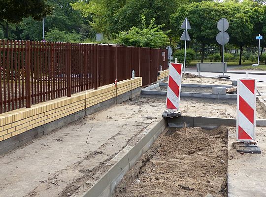 Budowa parkingu i przejścia dla pieszych przy 25634