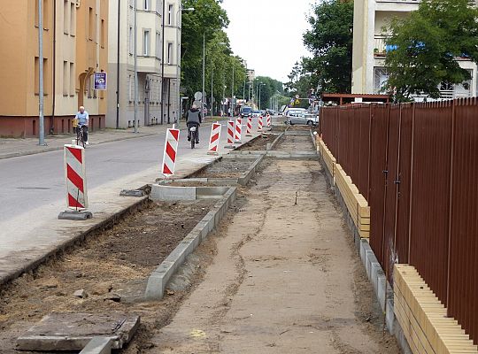 Budowa parkingu i przejścia dla pieszych przy 25636