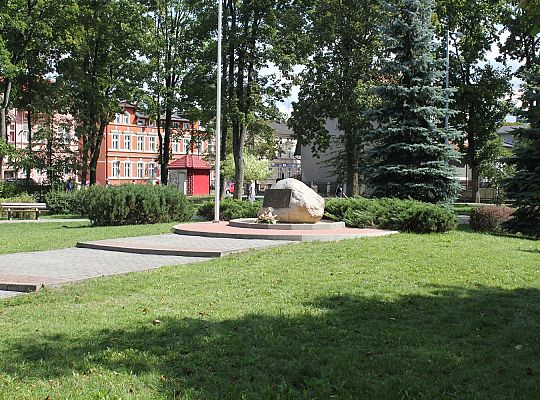 Przebudowa otoczenia Obelisku Niepodległości na 26336