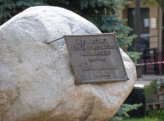 Przebudowa otoczenia Obelisku Niepodległości na 26339