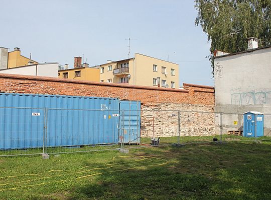 Konserwacja lęborskich obwarowań na ulicy 26392