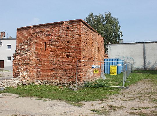 Konserwacja lęborskich obwarowań na ulicy 26398