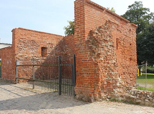 Konserwacja lęborskich obwarowań na ulicy 26400