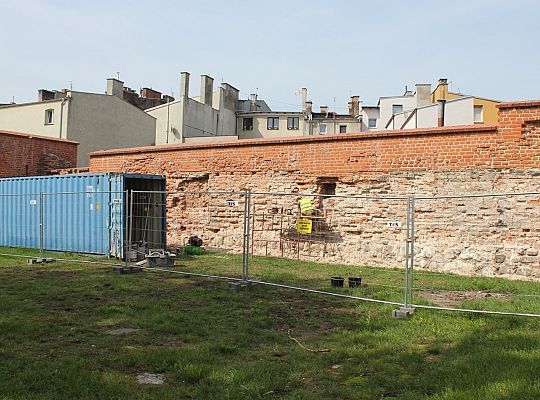 Konserwacja lęborskich obwarowań na ulicy 26401