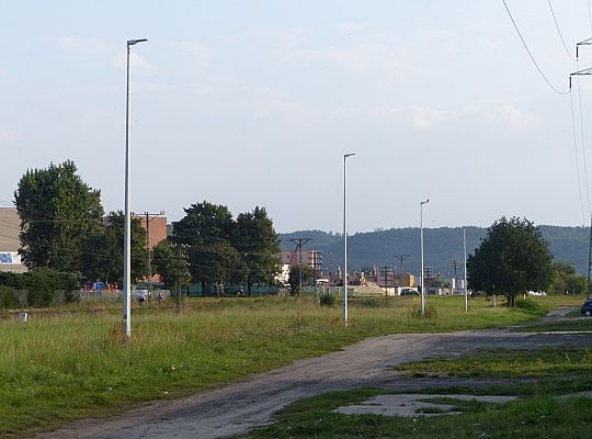 ul. Cisowa (garaże od torów) 26571