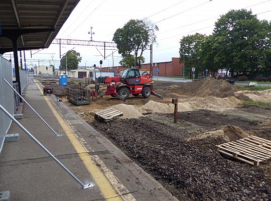 Kopią tunel pod torami kolejowymi 26609