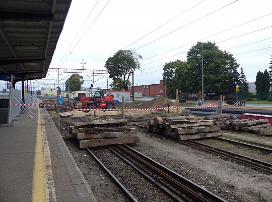 Kopią tunel pod torami kolejowymi 26610